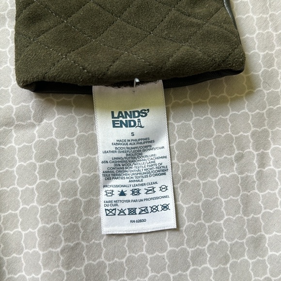 Women's EZ Touch Screen Quilted Suede Gloves - Picture 4 of 7